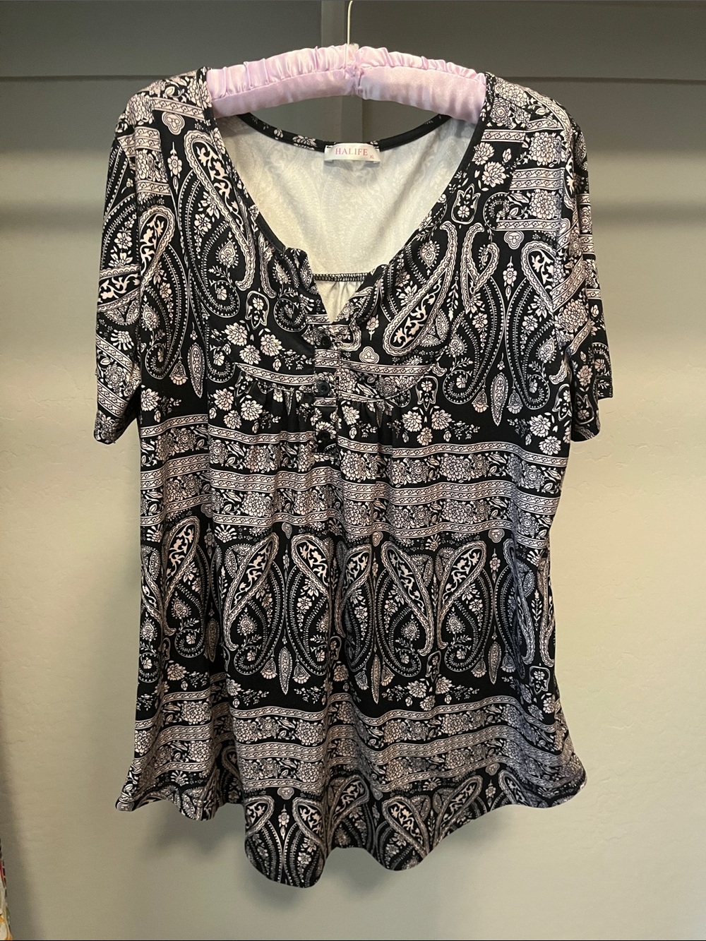 Paisley Short Sleeve Tee in Black & White